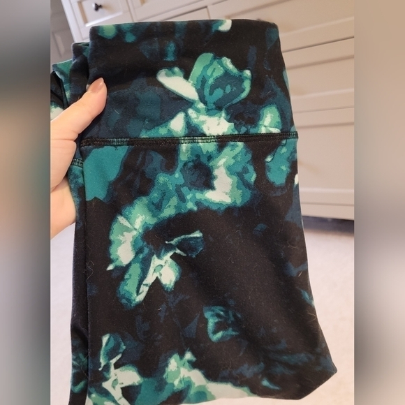 Old Navy Active size small green black leggings - Picture 5 of 9